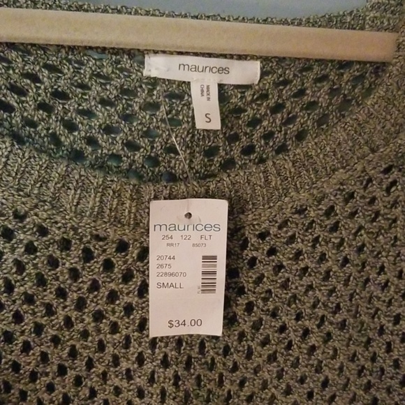 sweater - Picture 3 of 4